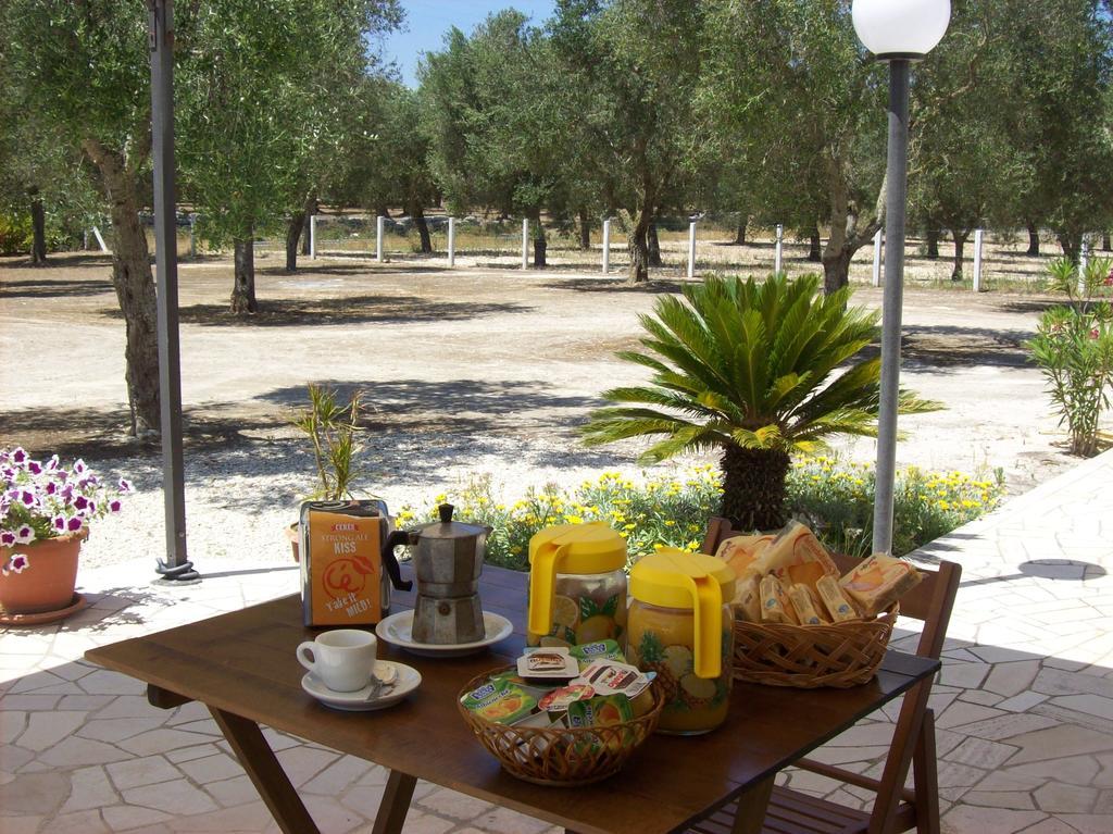 Otranto Le Sancinare Bed & Breakfast Casamassella Eksteriør bilde