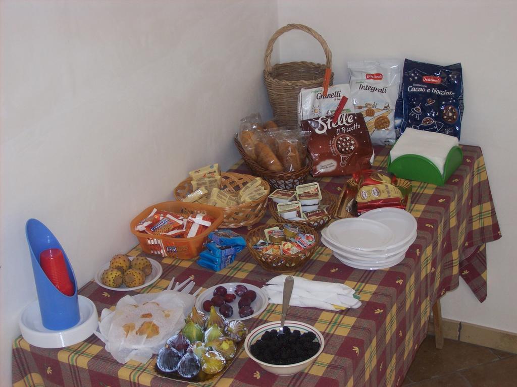 Otranto Le Sancinare Bed & Breakfast Casamassella Eksteriør bilde